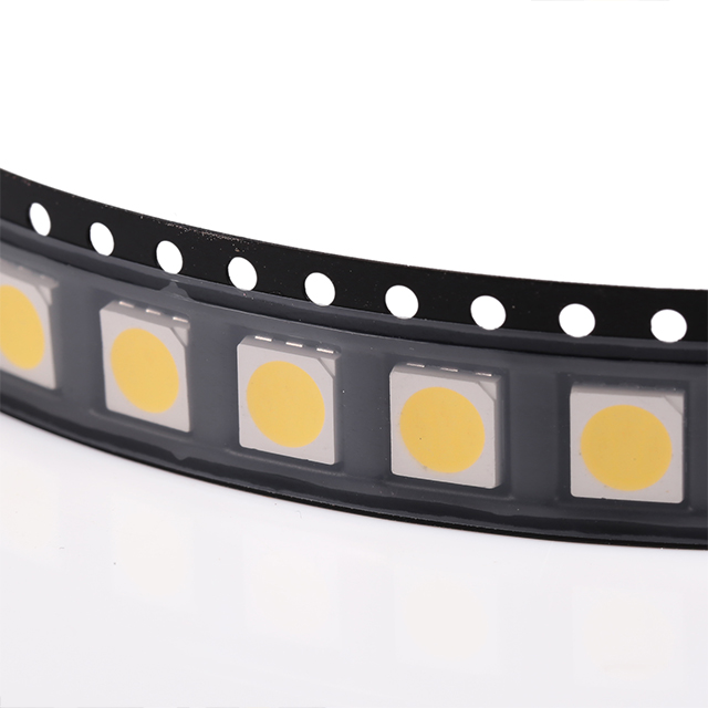 5050 White SMD LED Chip 457nm Dominant Wavelenth 6500k Color Temperature 